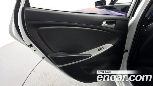Hyundai Accent 2014 — photo 15