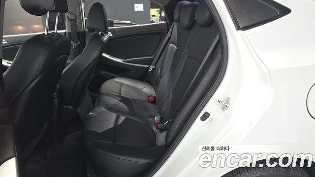 Hyundai Accent 2014 — photo 16
