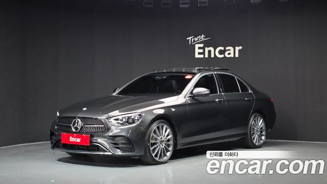 Mercedes-Benz E-Class 2022 — photo 1