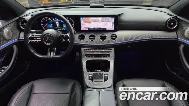 Mercedes-Benz E-Class 2022 — photo 10