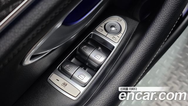 Mercedes-Benz E-Class 2022 — photo 20