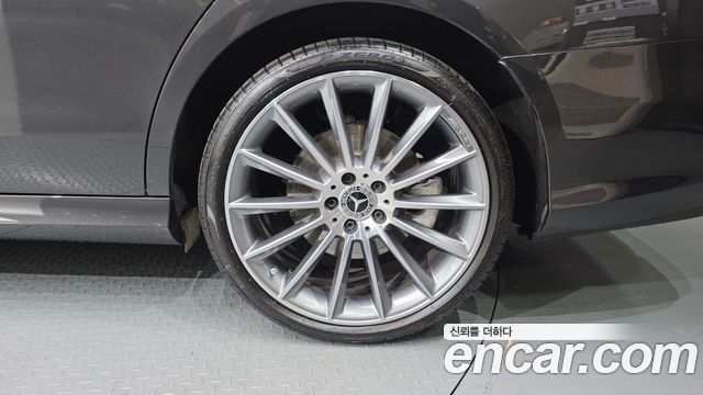 Mercedes-Benz E-Class 2022 — photo 7