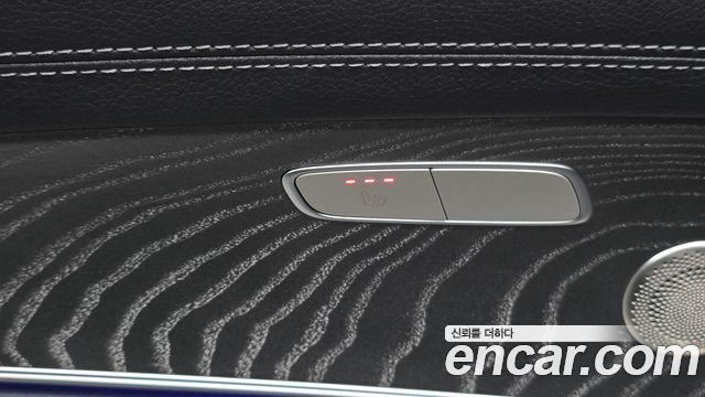 Mercedes-Benz E-Class 2022 — photo 32