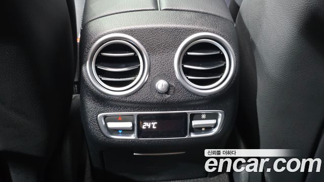 Mercedes-Benz E-Class 2022 — photo 33