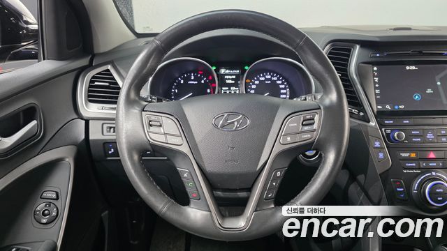 Hyundai Santafe 2017 — photo 15