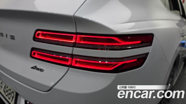 Genesis GV80 2020 — photo 9