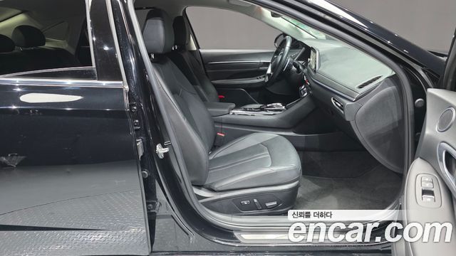 Hyundai Sonata 2022 — photo 11