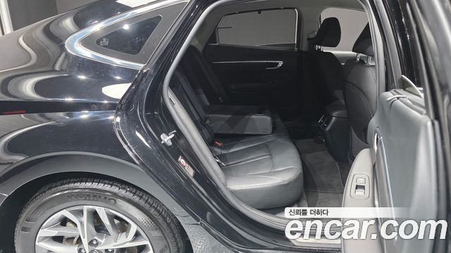 Hyundai Sonata 2022 — photo 12