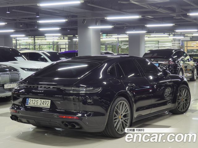 Porsche Panamera 2023 — photo 2