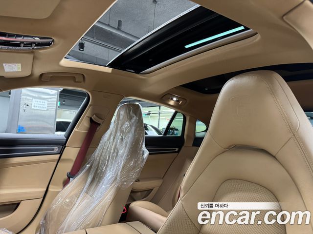 Porsche Panamera 2023 — photo 11
