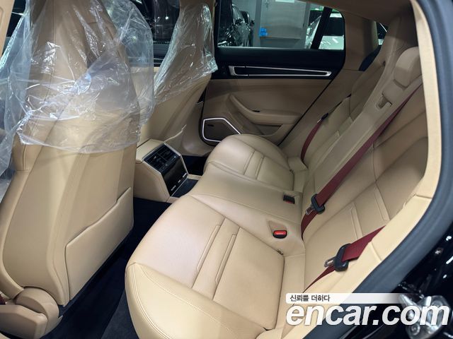 Porsche Panamera 2023 — photo 12