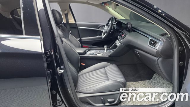 Genesis G70 2021 — photo 17