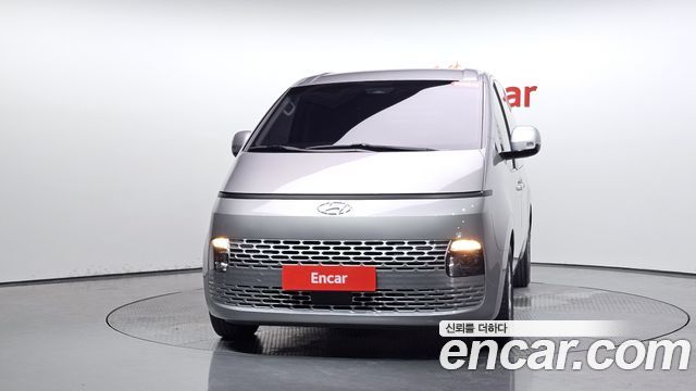 Hyundai Staria 2022 — photo 3