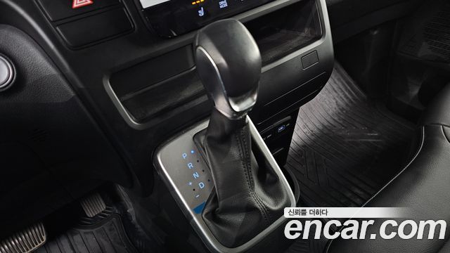 Hyundai Staria 2022 — photo 12