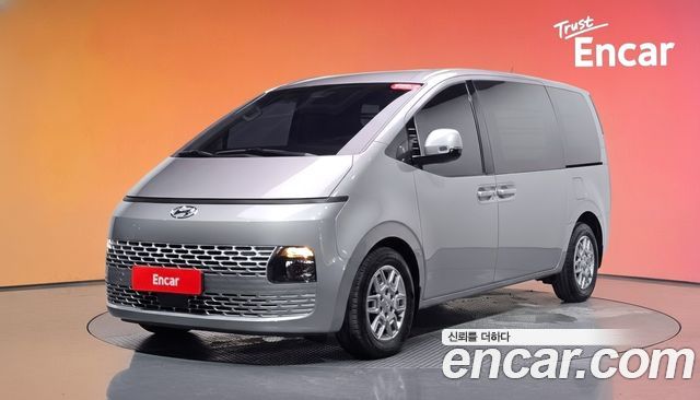 Hyundai Staria 2022 — photo 1
