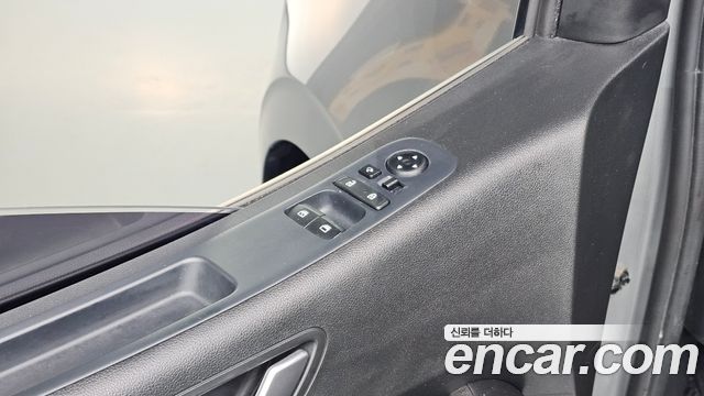 Hyundai Staria 2022 — photo 30