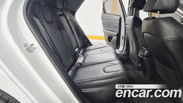 Hyundai AVANTE 2021 — photo 14