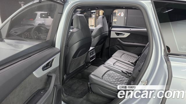 Audi Q7 2023 — photo 11