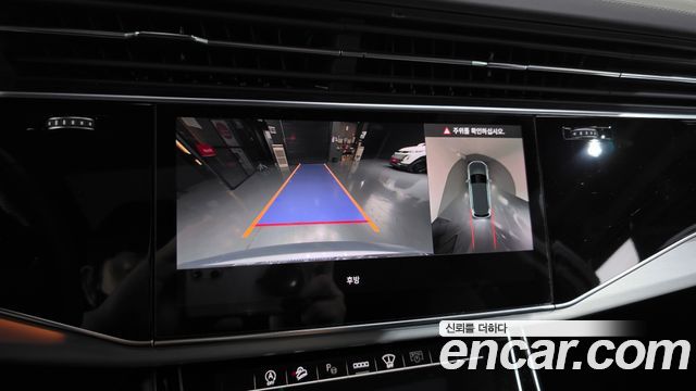 Audi Q7 2023 — photo 17