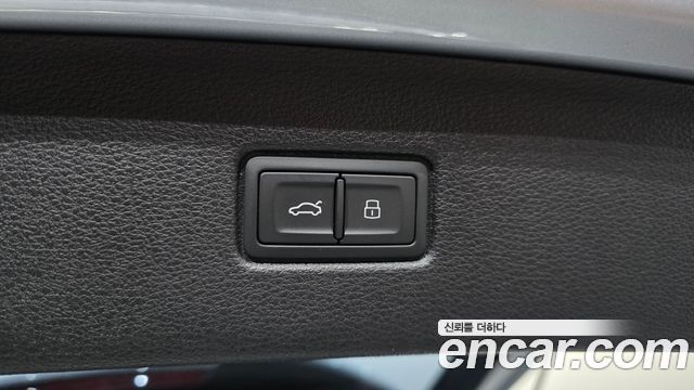 Audi Q7 2023 — photo 20