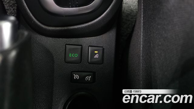 Renault Korea QM3 2018 — photo 16