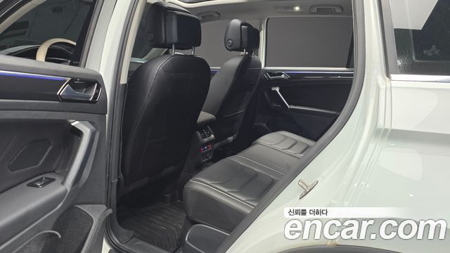 Volkswagen Tiguan 2022 — photo 11