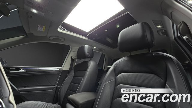 Volkswagen Tiguan 2022 — photo 19