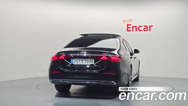 Mercedes-Benz E-Class 2024 — photo 4
