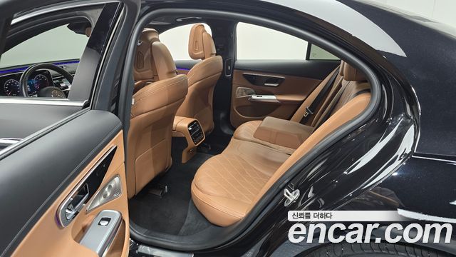 Mercedes-Benz E-Class 2024 — photo 17