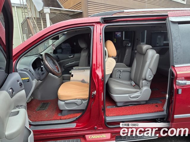 Kia Canival 2012 — photo 5