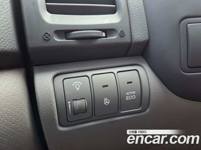 Kia Canival 2012 — photo 12