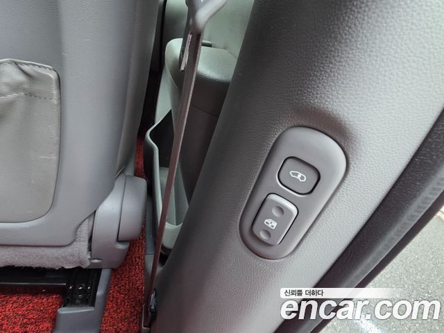 Kia Canival 2012 — photo 15