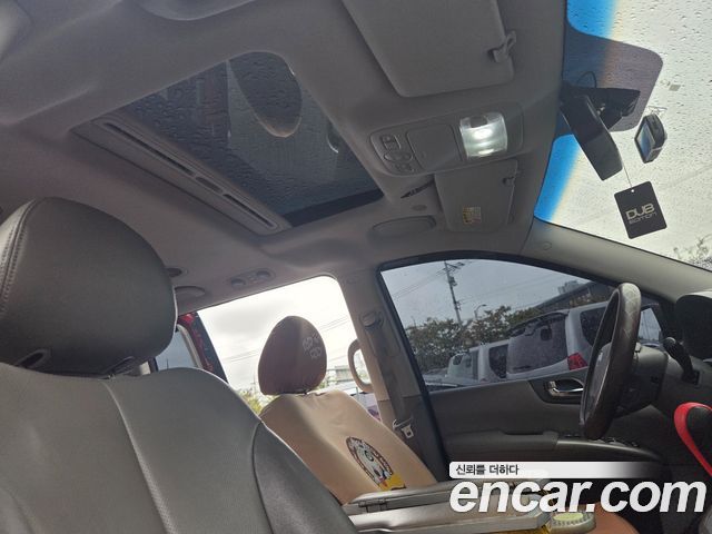 Kia Canival 2012 — photo 18