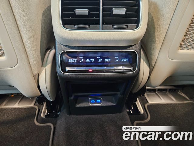 Mercedes-Benz GLE-Class 2026 — photo 13