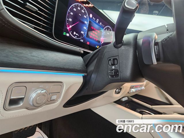 Mercedes-Benz GLE-Class 2026 — photo 15