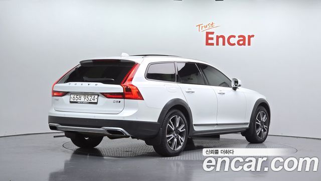 Volvo V90 2018 — photo 2