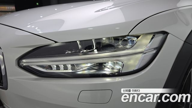 Volvo V90 2018 — photo 8