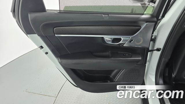 Volvo V90 2018 — photo 15