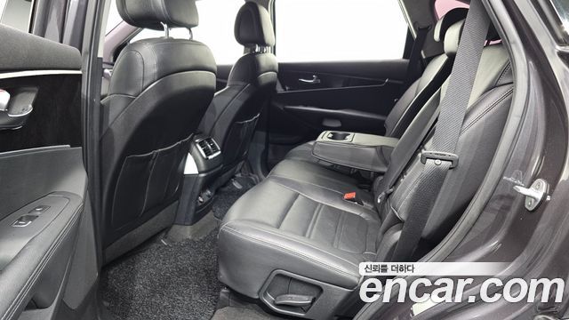 Kia Sorento 2016 — photo 17