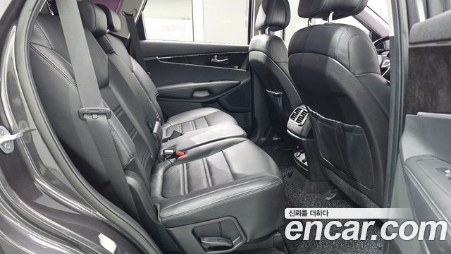 Kia Sorento 2016 — photo 16