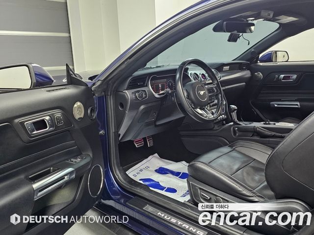 Ford Mustang 2019 — photo 11