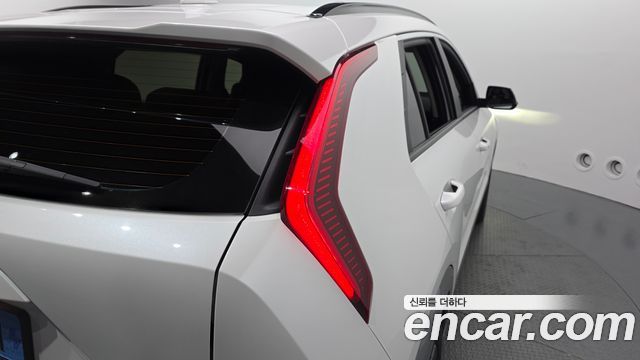 Kia Niro 2024 — photo 9