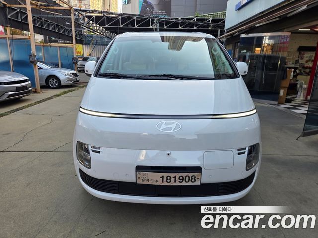 Hyundai Staria 2027 — photo 1
