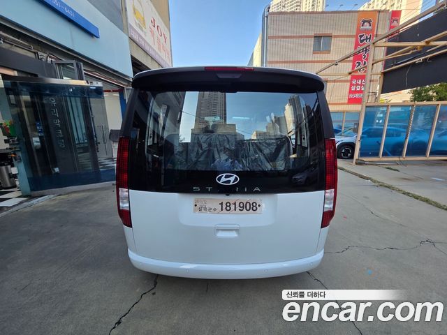 Hyundai Staria 2027 — photo 3