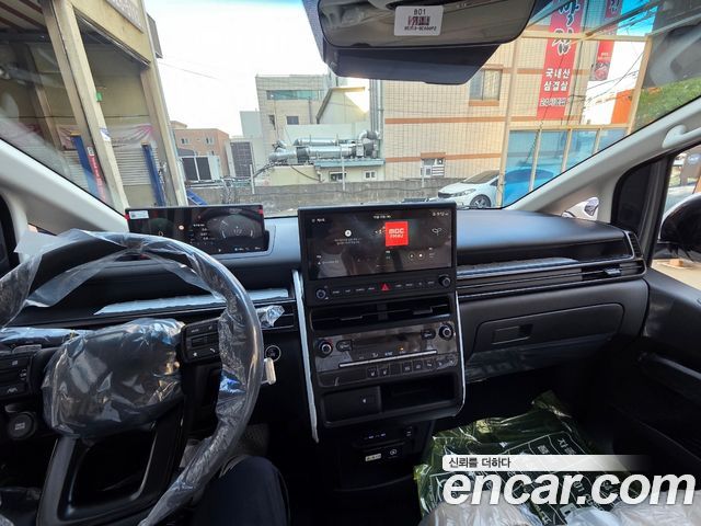 Hyundai Staria 2027 — photo 6