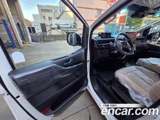 Hyundai Staria 2027 — photo 7