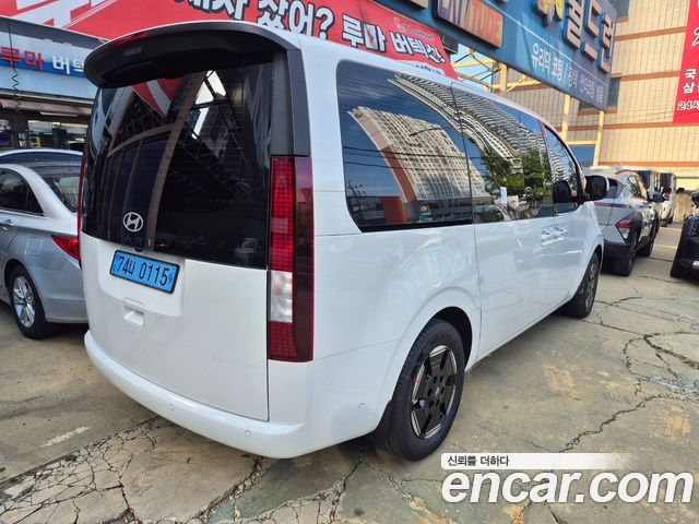 Hyundai Staria 2027 — photo 13