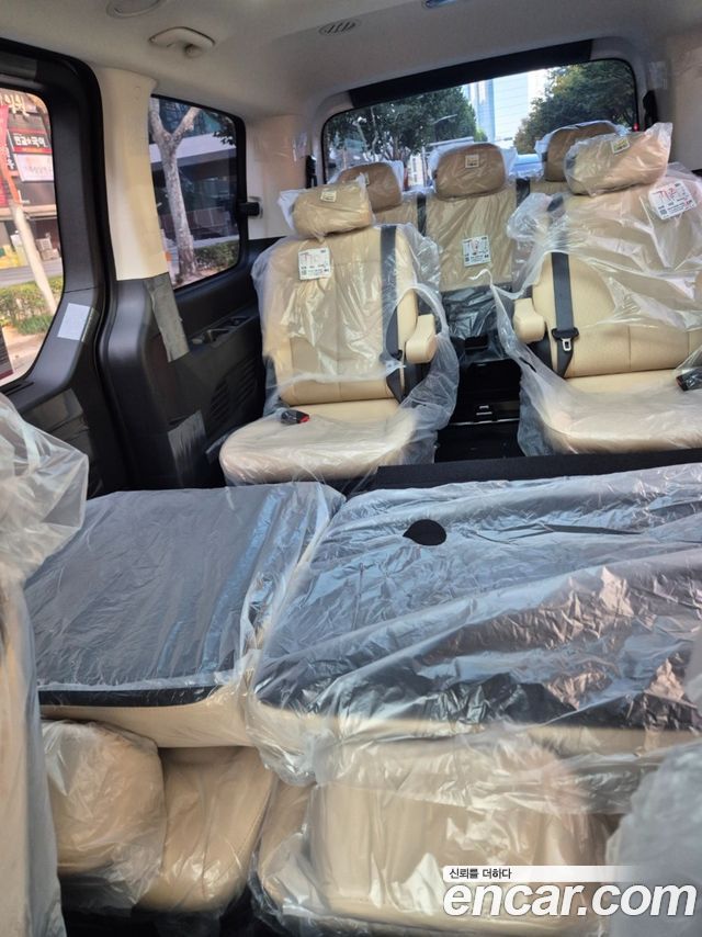 Hyundai Staria 2027 — photo 16