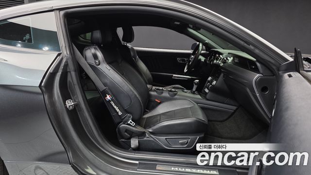 Ford Mustang 2016 — photo 11