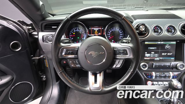 Ford Mustang 2016 — photo 13